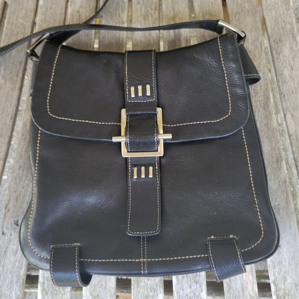 KENNETH COLE Black Leather Crossbody Bag Purse
